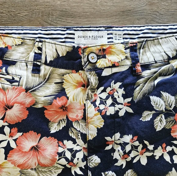 Denim & Flower - Ricky Singh - Floral Navy Power Stretch Shorts - Picture 3 of 8